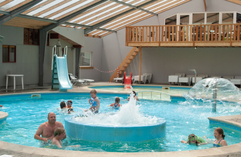 Bynær camping i den vakreste natur, beliggende rett ved badesjø og nær bylivet i Ry.